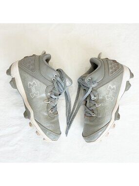 Under Armour UA Harper 8 Gray Mid Youth Baseball Cleats Boys size 2